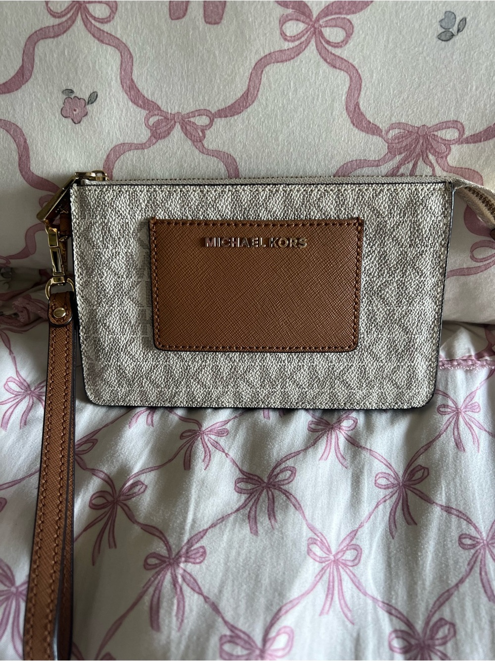 Michael Kors wristlet
